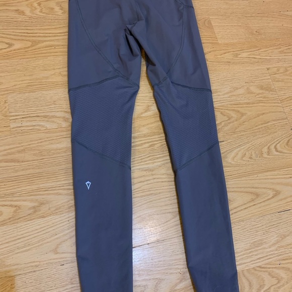 Lululemon Ivivva Leggings Girl Size 14 Gray Mesh - Picture 1 of 5